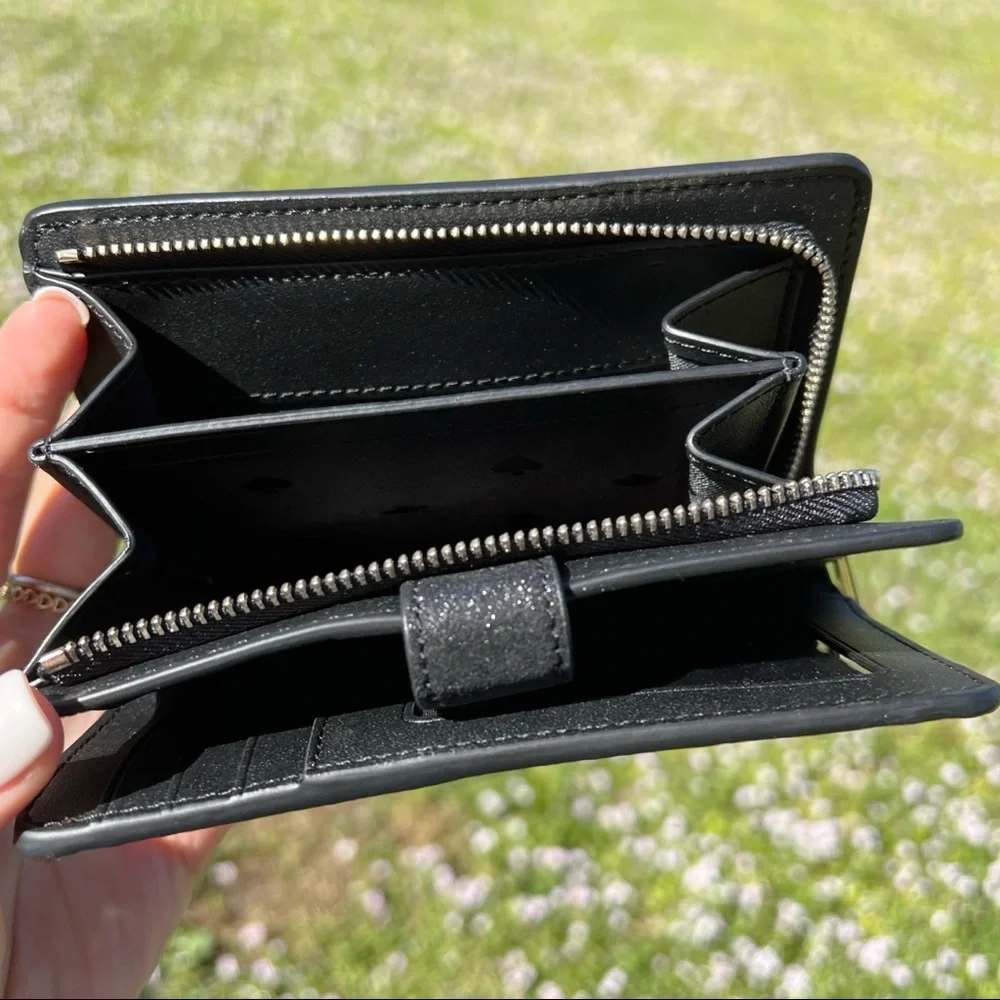 Kate Spade Giftable Boxed Medium Compact Bifold Wallet - Picture 4 of 5